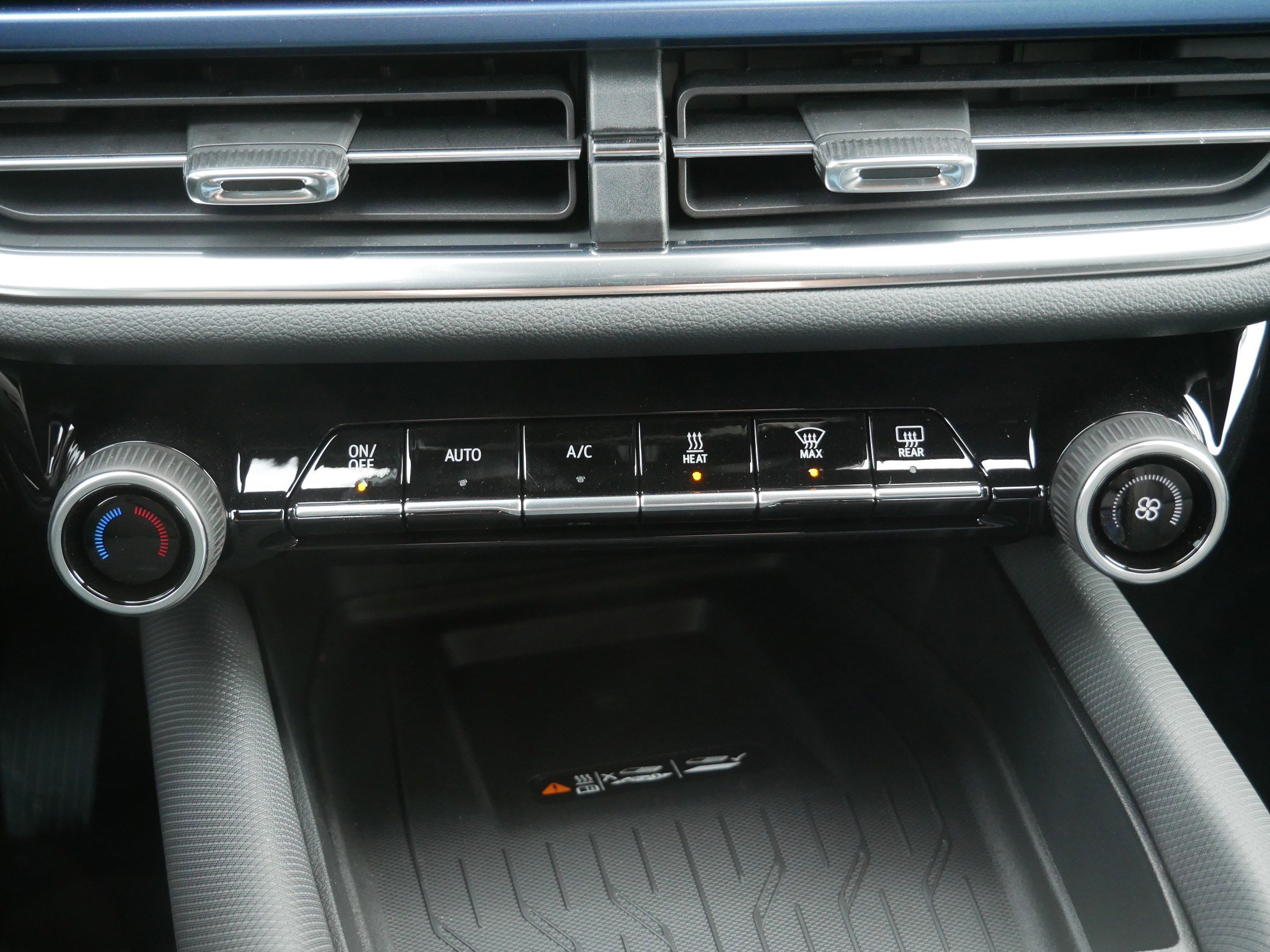 New 2026 Chevrolet Equinox EV LT image 8