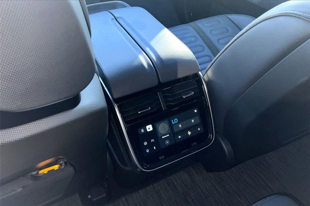 Used 2024 Rivian R1S Adventure image 25