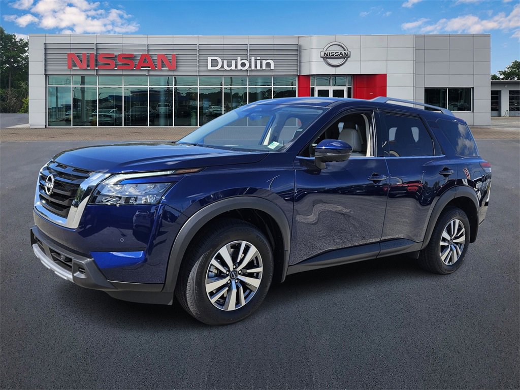 New 2025 Nissan Pathfinder SL