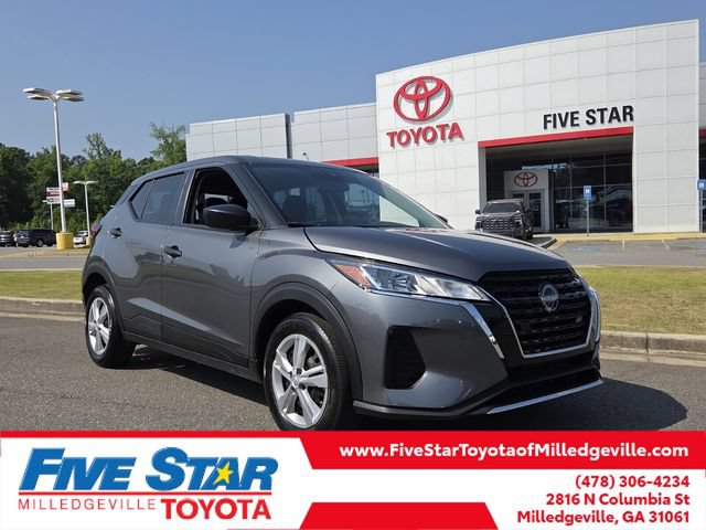 Used 2025 Nissan Kicks Play S FWD image 1
