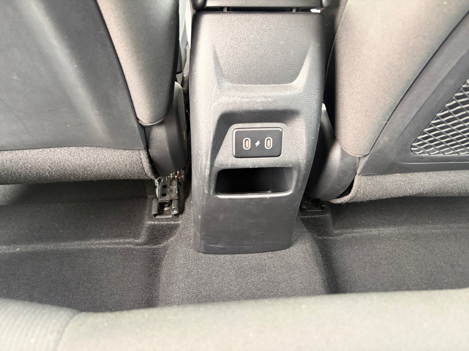 Used 2025 Hyundai Venue SEL FWD image 30