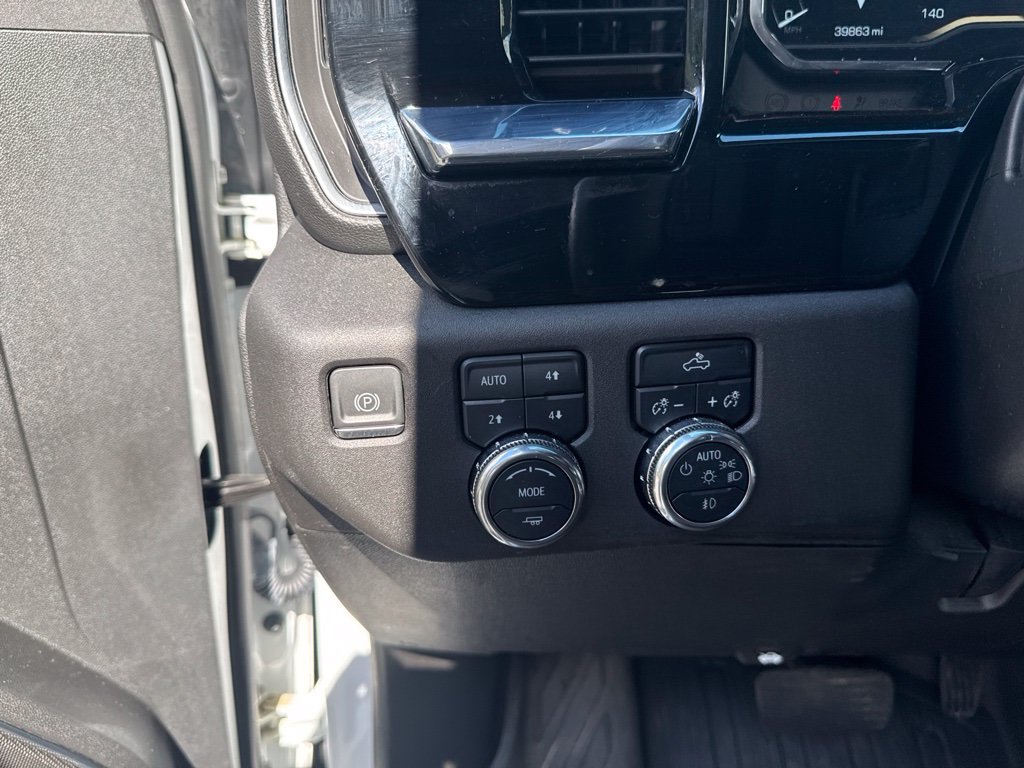 Used 2024 GMC Sierra 1500 Elevation w/ Preferred Package AWD/4WD image 17