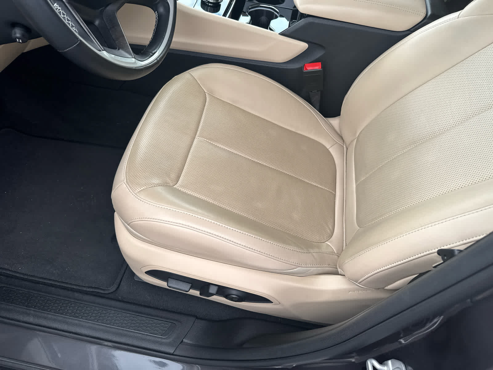 Used 2022 Jeep Grand Cherokee Limited w/ Luxury Tech Group II RWD image 9