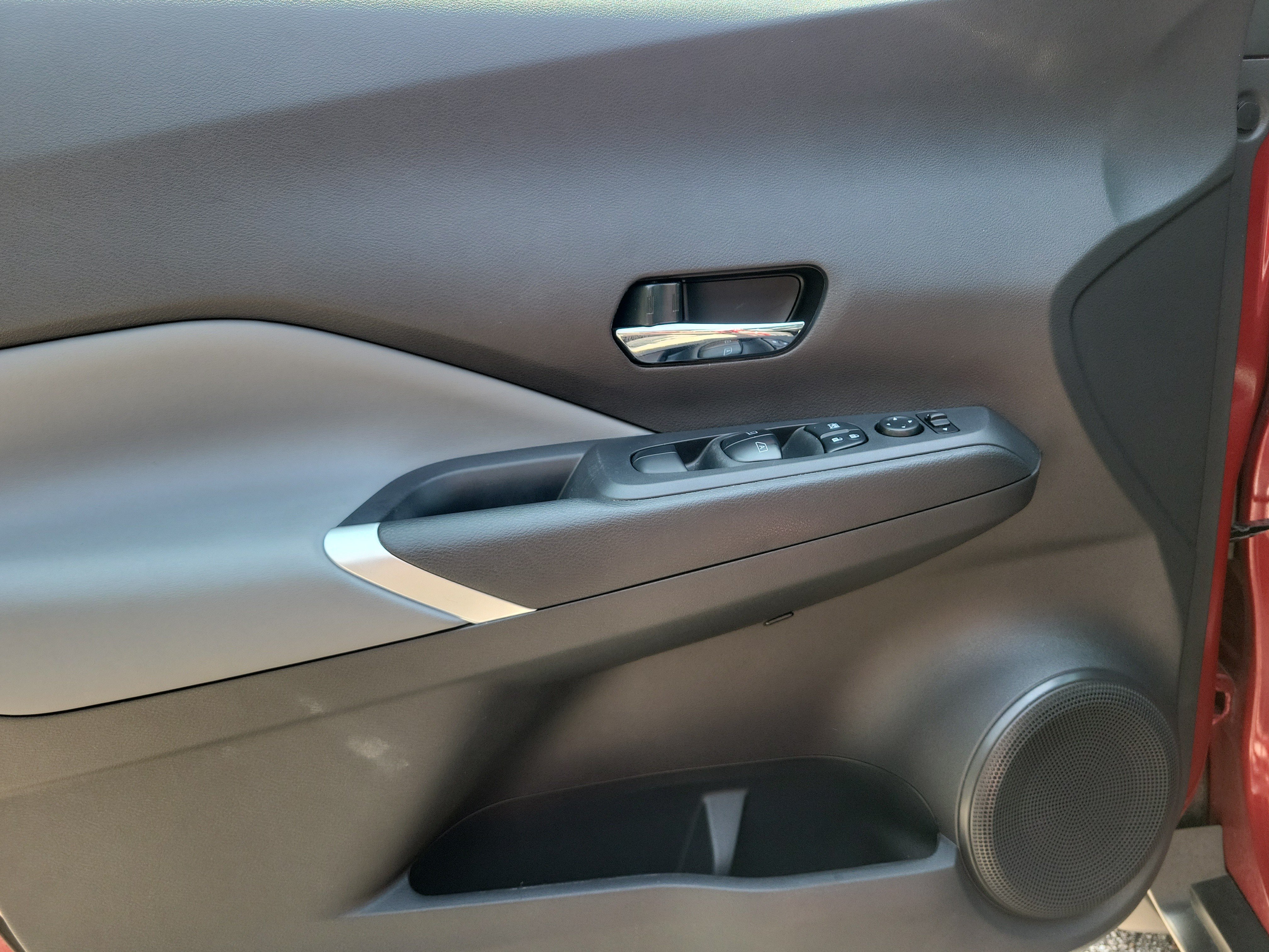 Certified 2024 Nissan Kicks SR w/ SR Premium Package FWD image 15