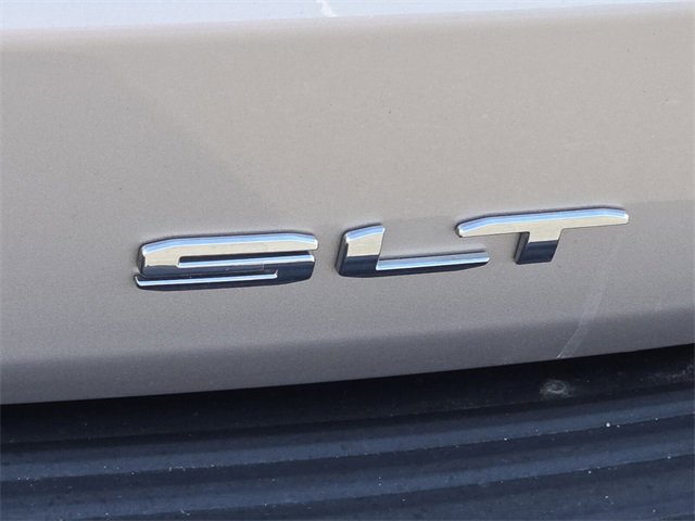 Used 2022 GMC Yukon SLT w/ SLT Luxury Package image 16