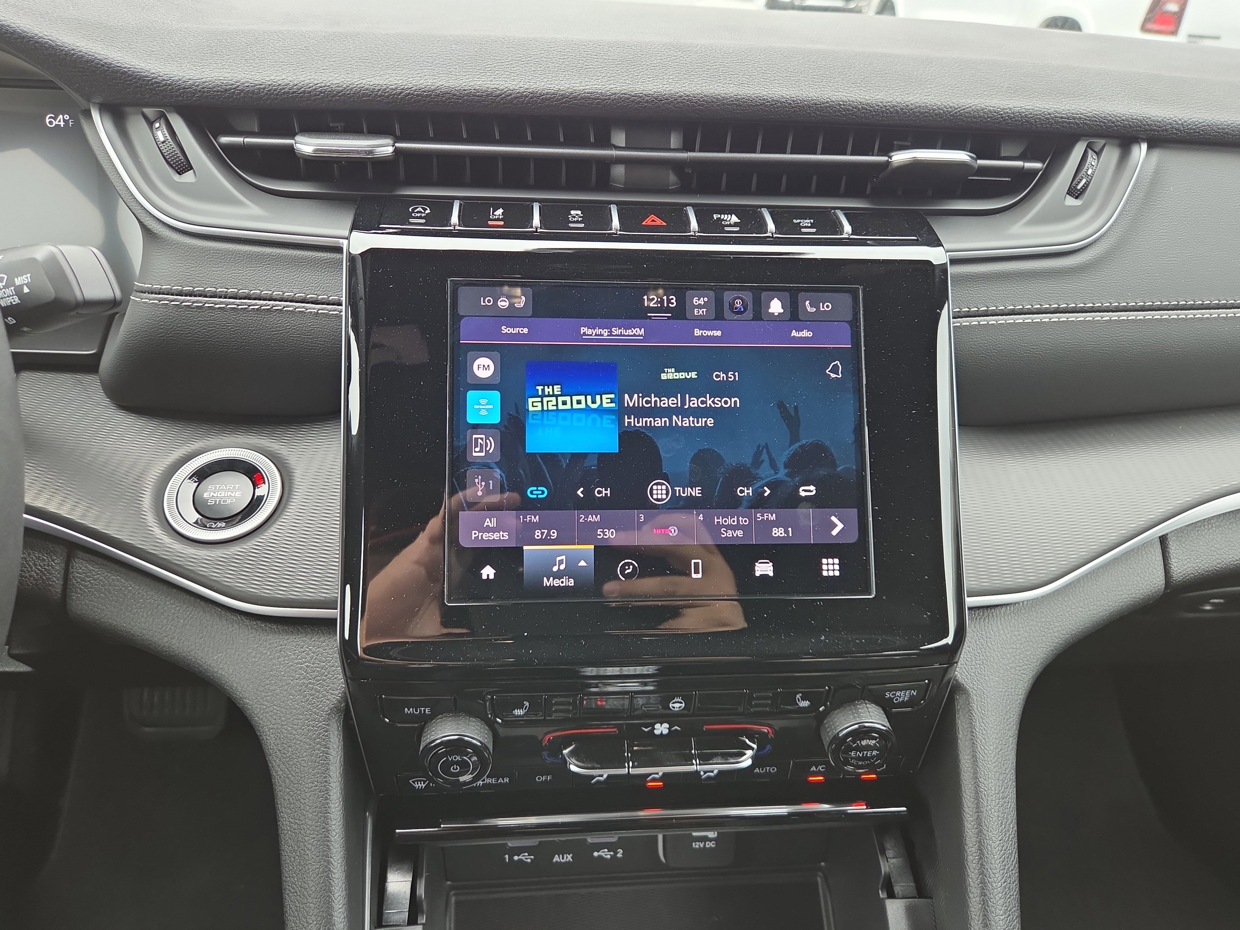 New 2025 Jeep Grand Cherokee L Altitude image 11