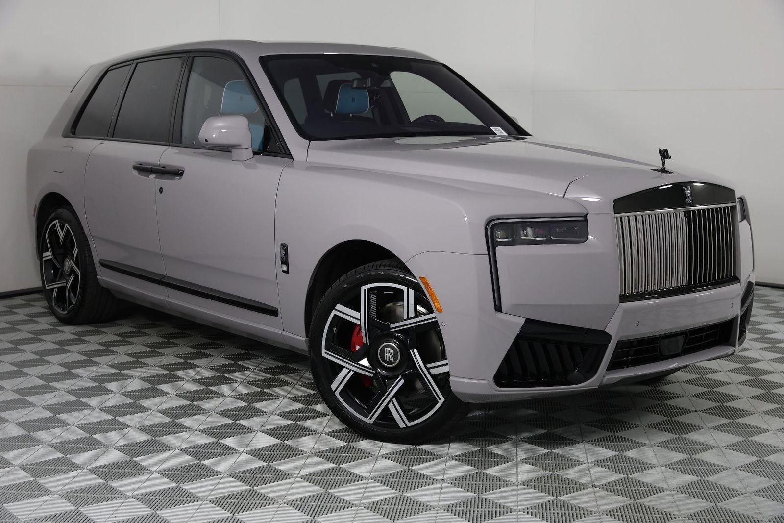 New 2026 Rolls-Royce Cullinan Black Badge image 9