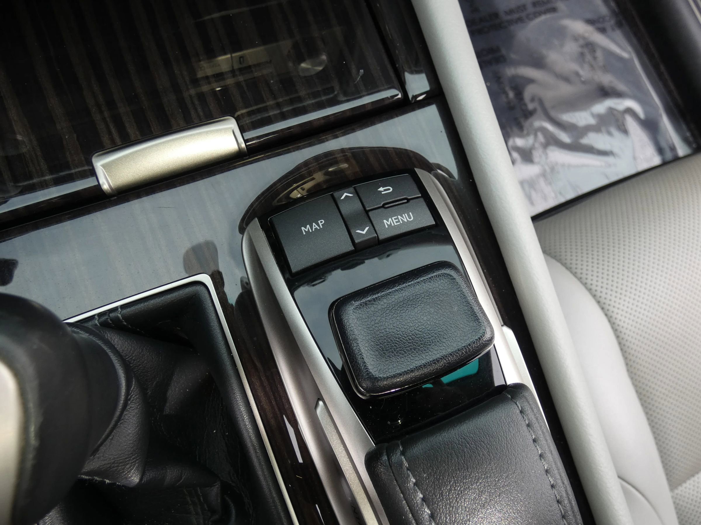 Used 2016 Lexus LS 460 w/ Comfort Package image 78