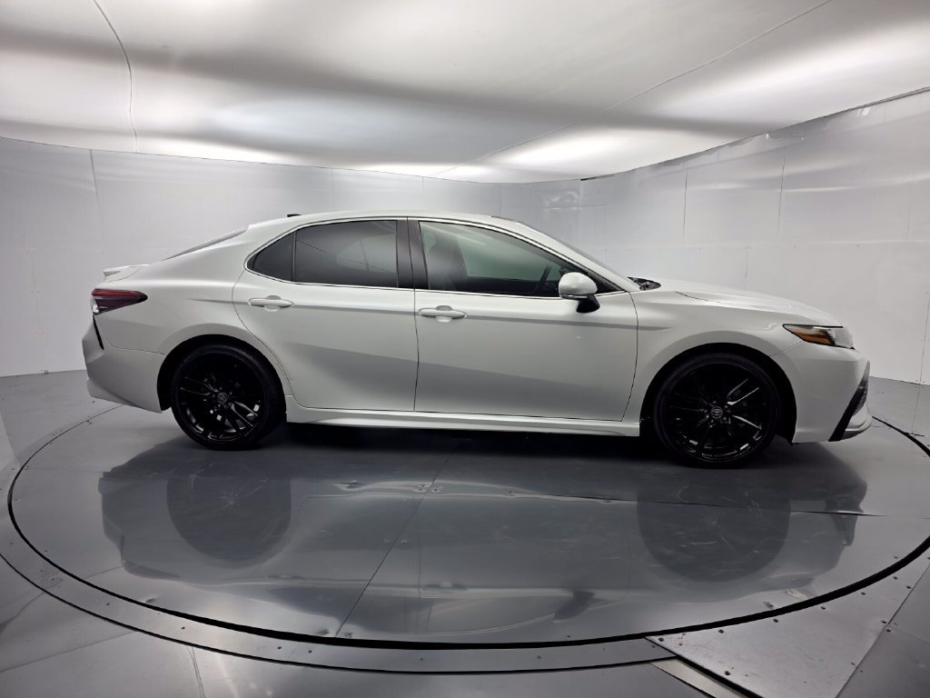 Used 2021 Toyota Camry XSE w/ Navigation Package FWD image 3