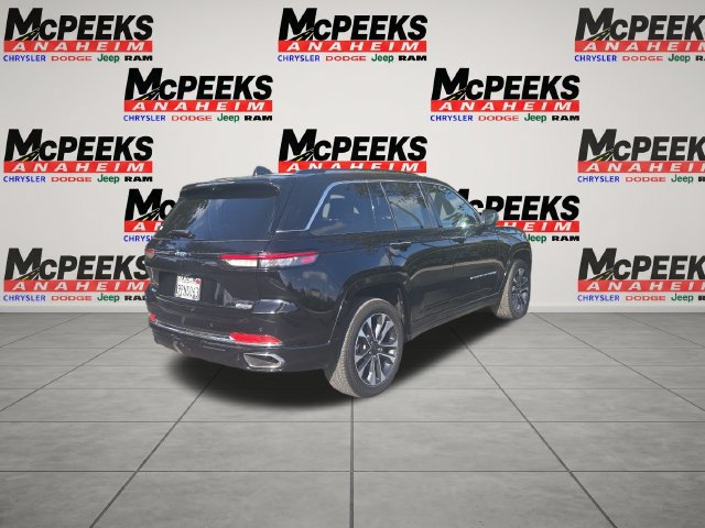 Used 2023 Jeep Grand Cherokee Overland w/ Luxury Tech Group IV AWD/4WD image 5
