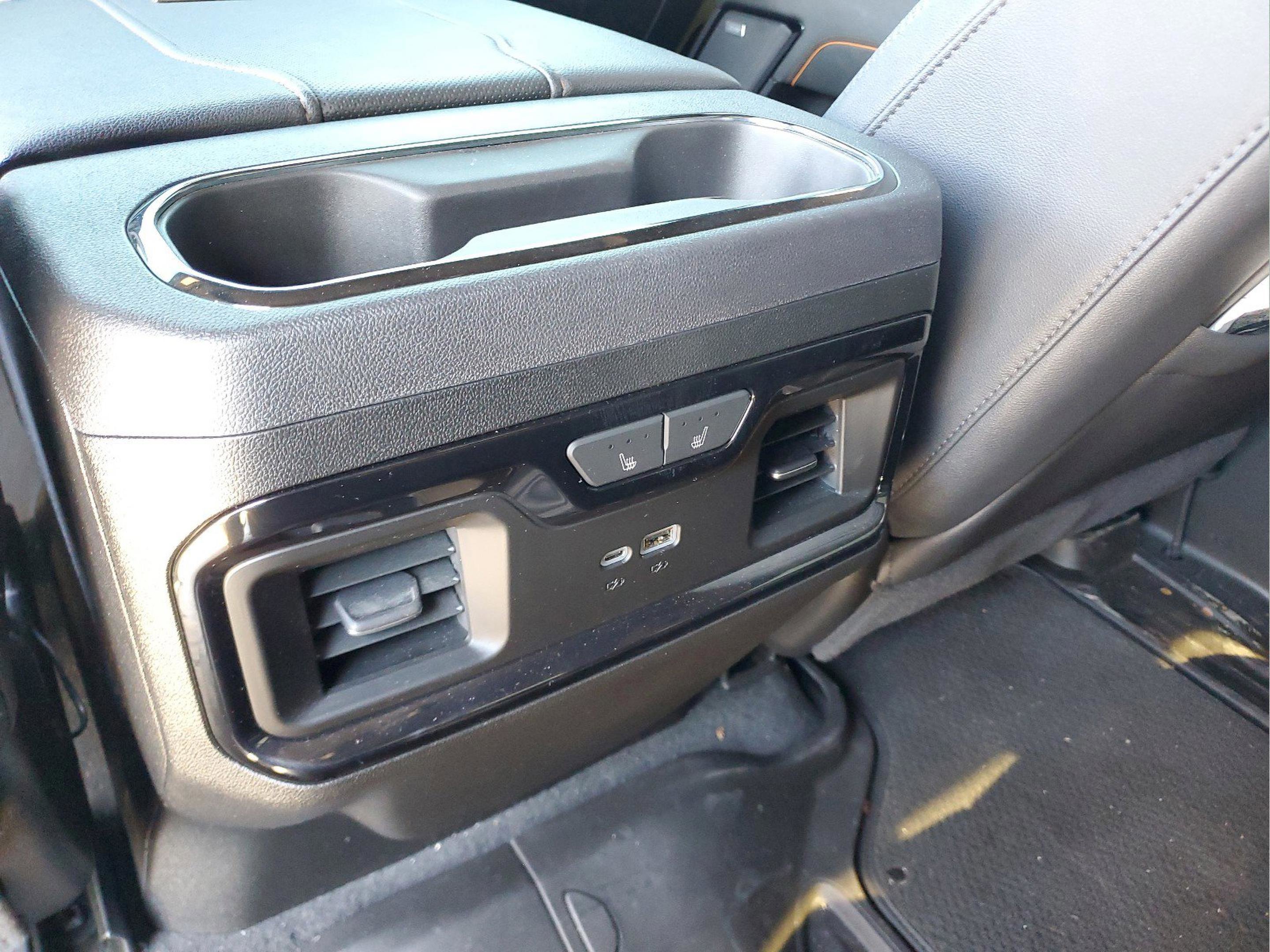 Used 2024 GMC Sierra 2500 AT4 w/ AT4 Premium Plus Package image 12