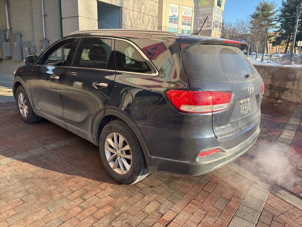 Used 2018 Kia Sorento LX image 5