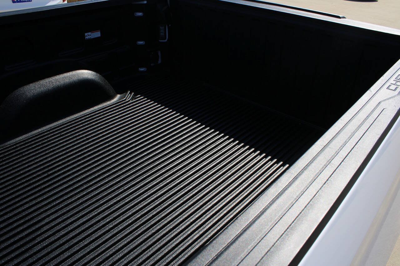 Used 2025 Chevrolet Silverado 1500 LT AWD/4WD image 9