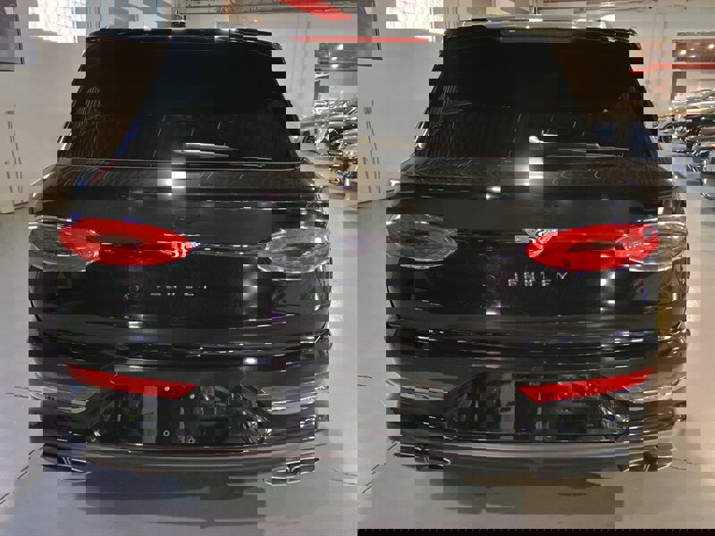 Used 2023 Bentley Bentayga image 4