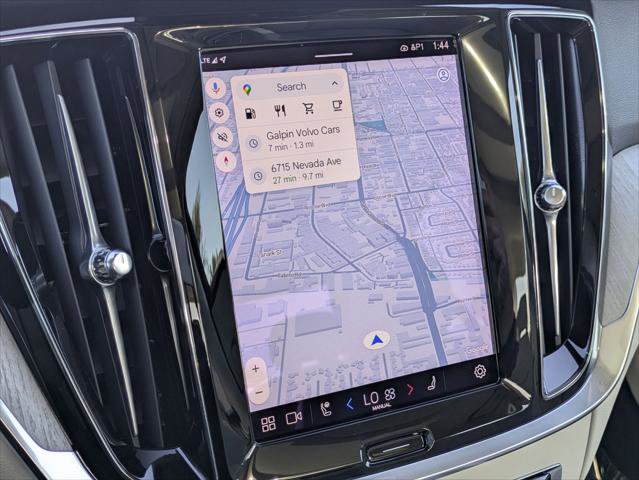 Used 2024 Volvo S60 B5 Plus w/ Climate Package image 17