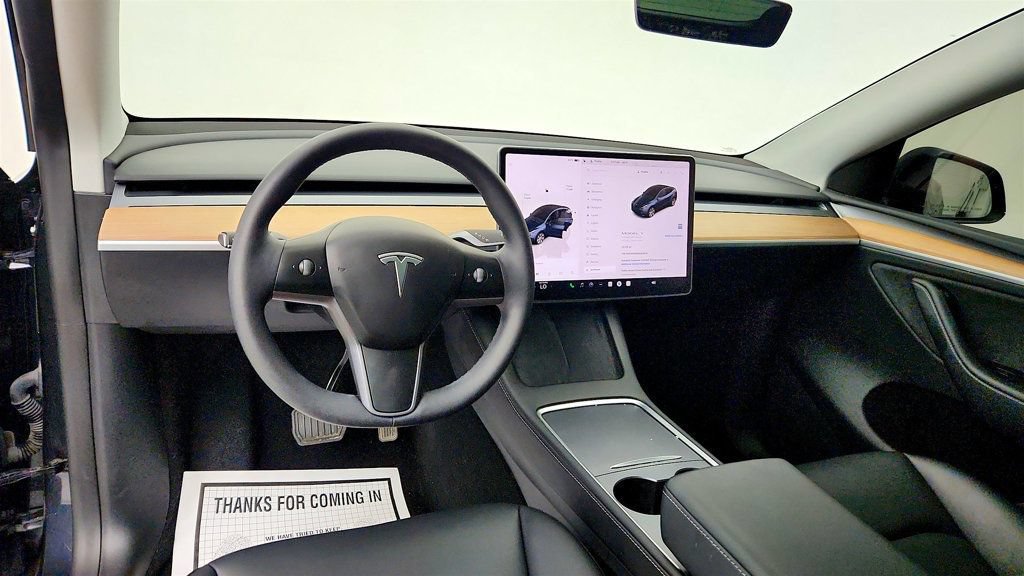 Used 2024 Tesla Model Y Long Range AWD/4WD image 12