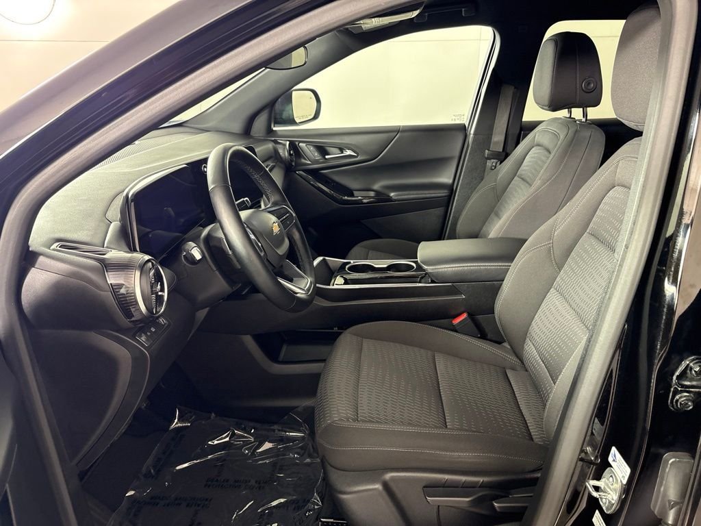 Used 2025 Chevrolet Equinox LT FWD image 24