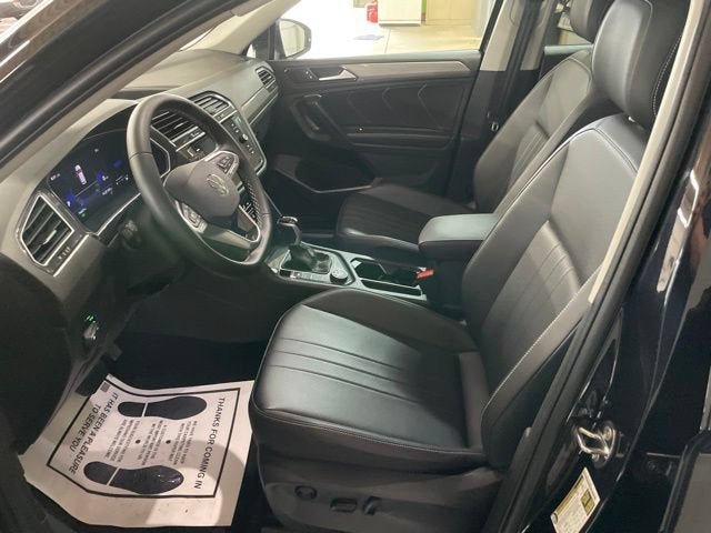 Certified 2024 Volkswagen Tiguan SE AWD/4WD image 15