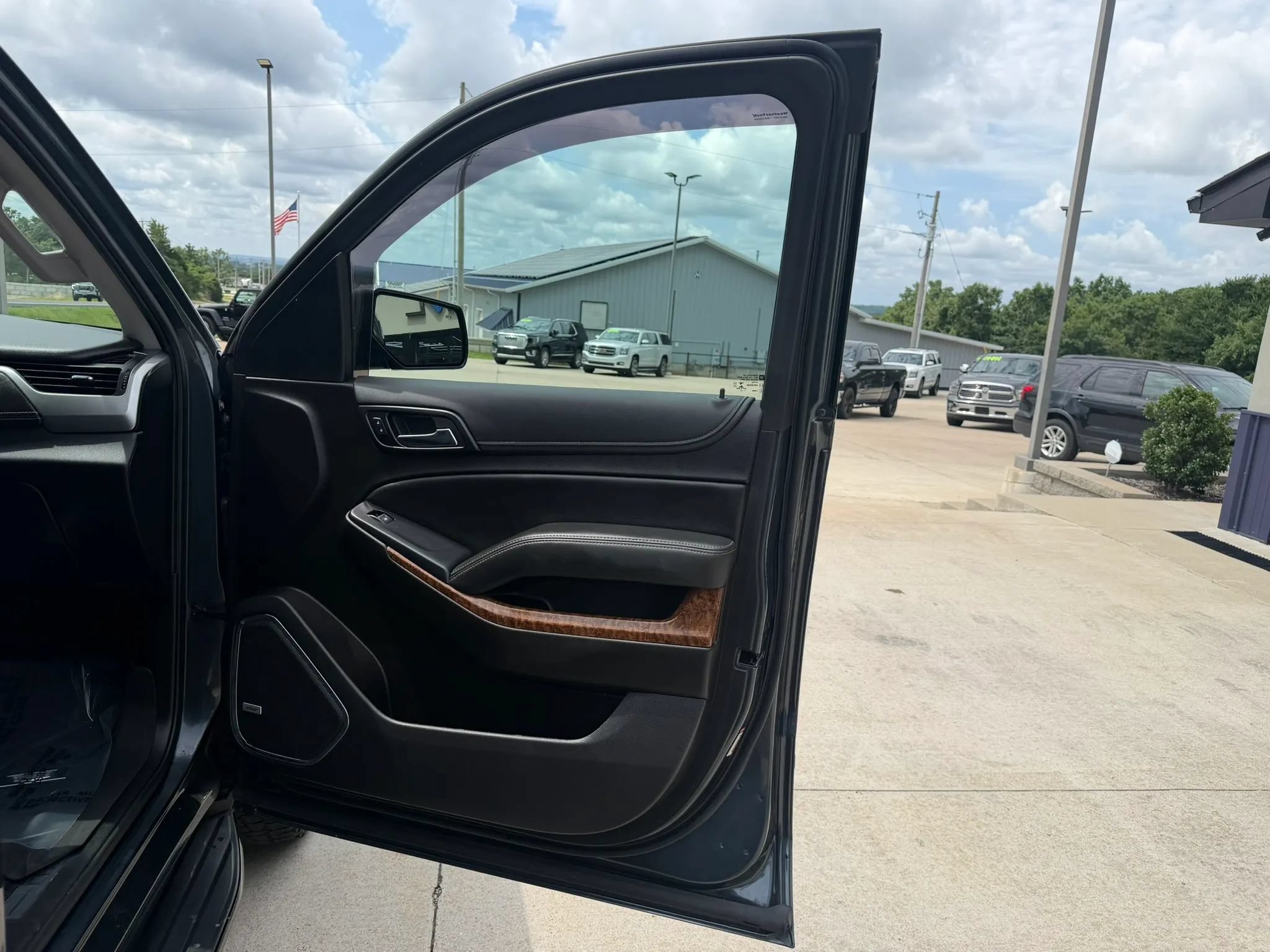 Used 2020 Chevrolet Tahoe Premier AWD/4WD image 50
