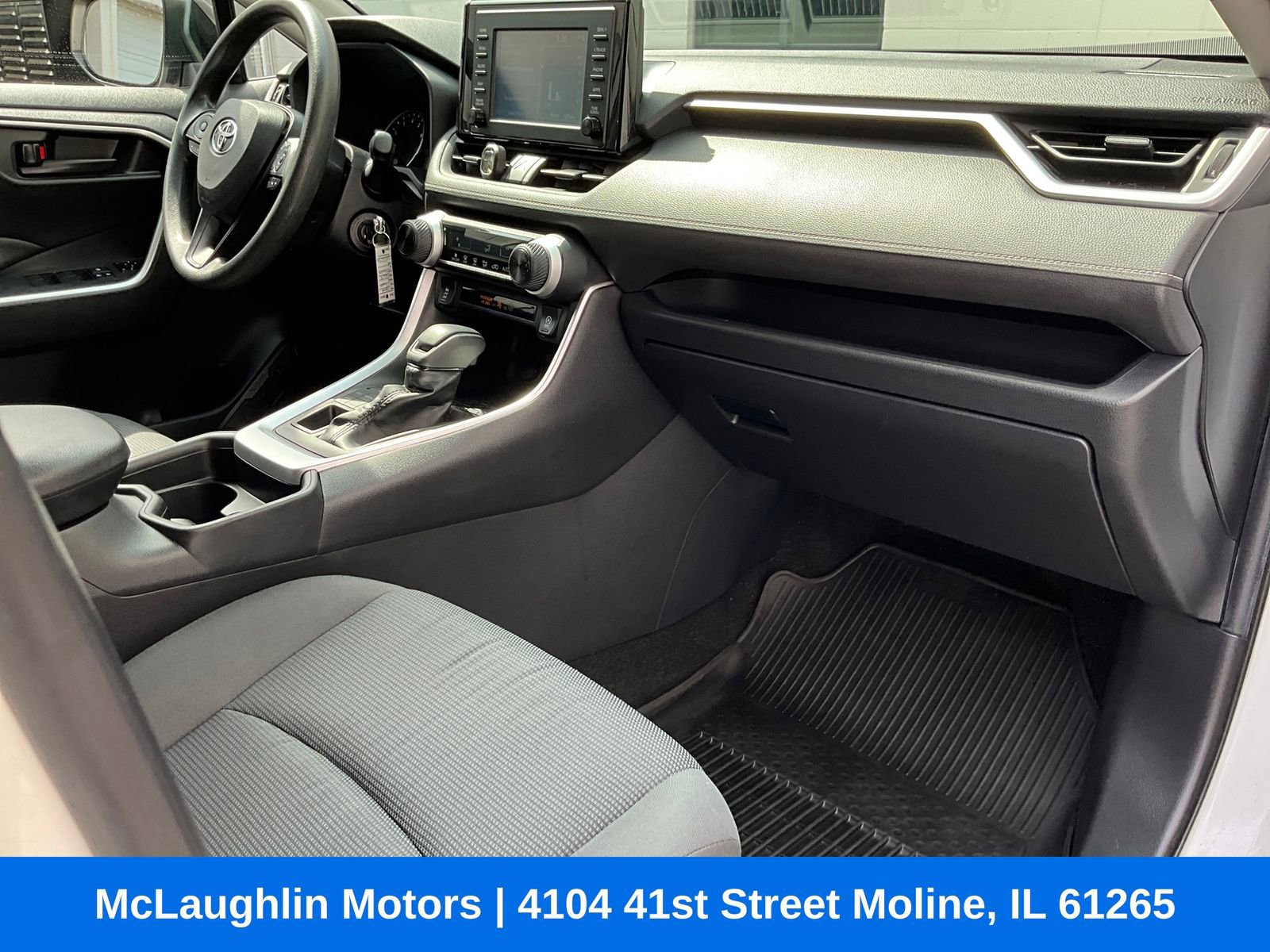 Used 2019 Toyota RAV4 LE w/ All Weather Liner Package AWD/4WD image 9