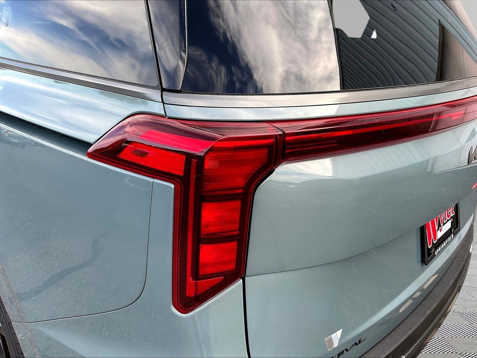 New 2027 Kia Carnival SX FWD image 15