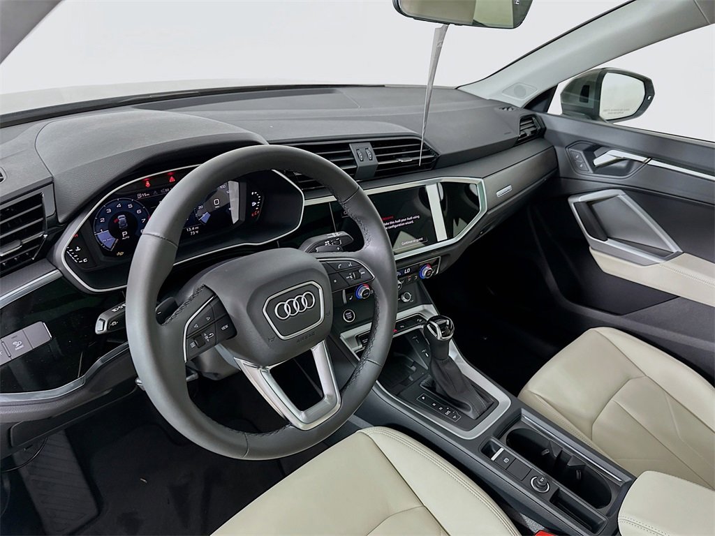 New 2025 Audi Q3 2.0T Premium image 10