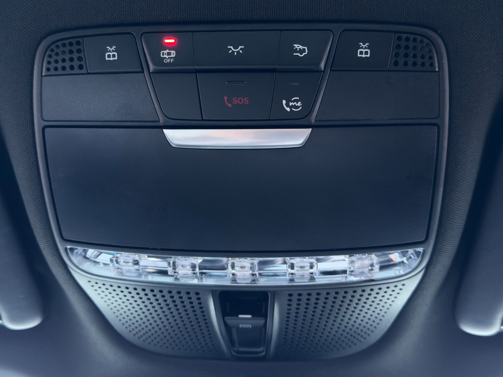 Used 2020 Mercedes-Benz GLC 350e 4MATIC image 34