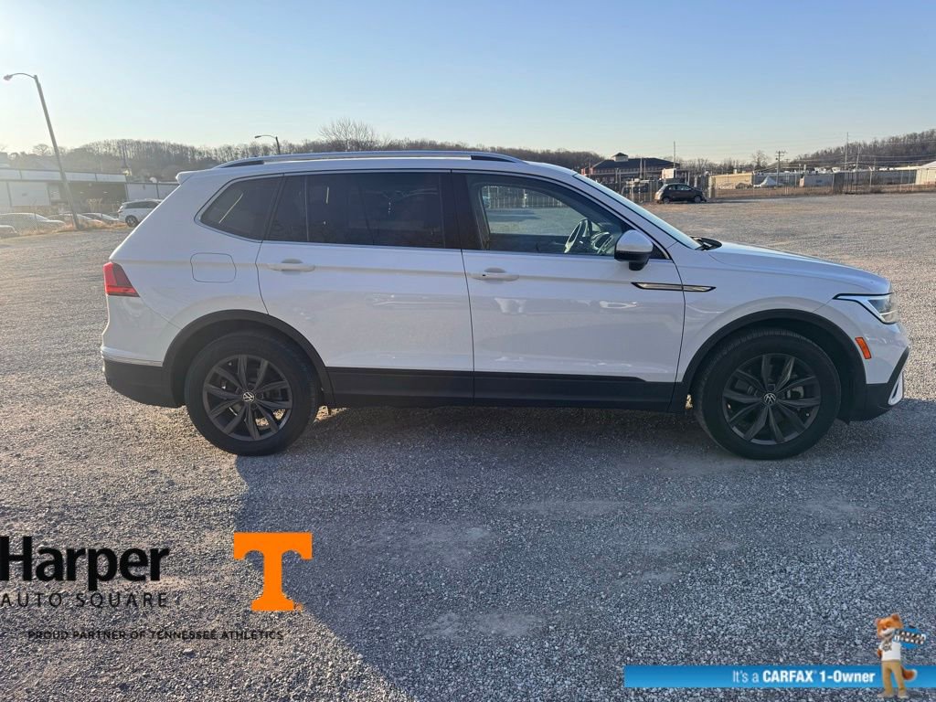 Used 2022 Volkswagen Tiguan SE w/ Panoramic Sunroof Package image 6