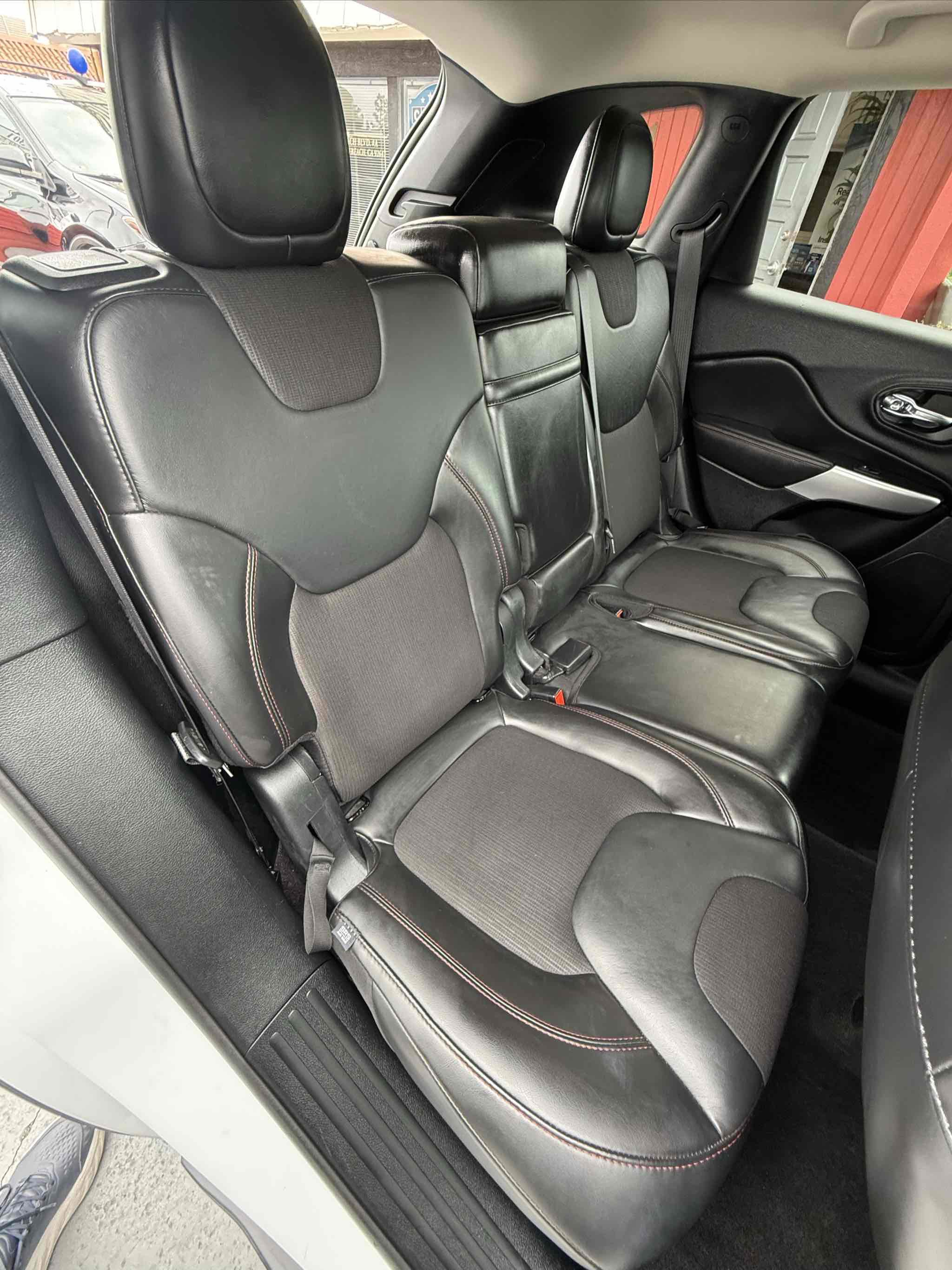 Used 2018 Jeep Cherokee Trailhawk image 58