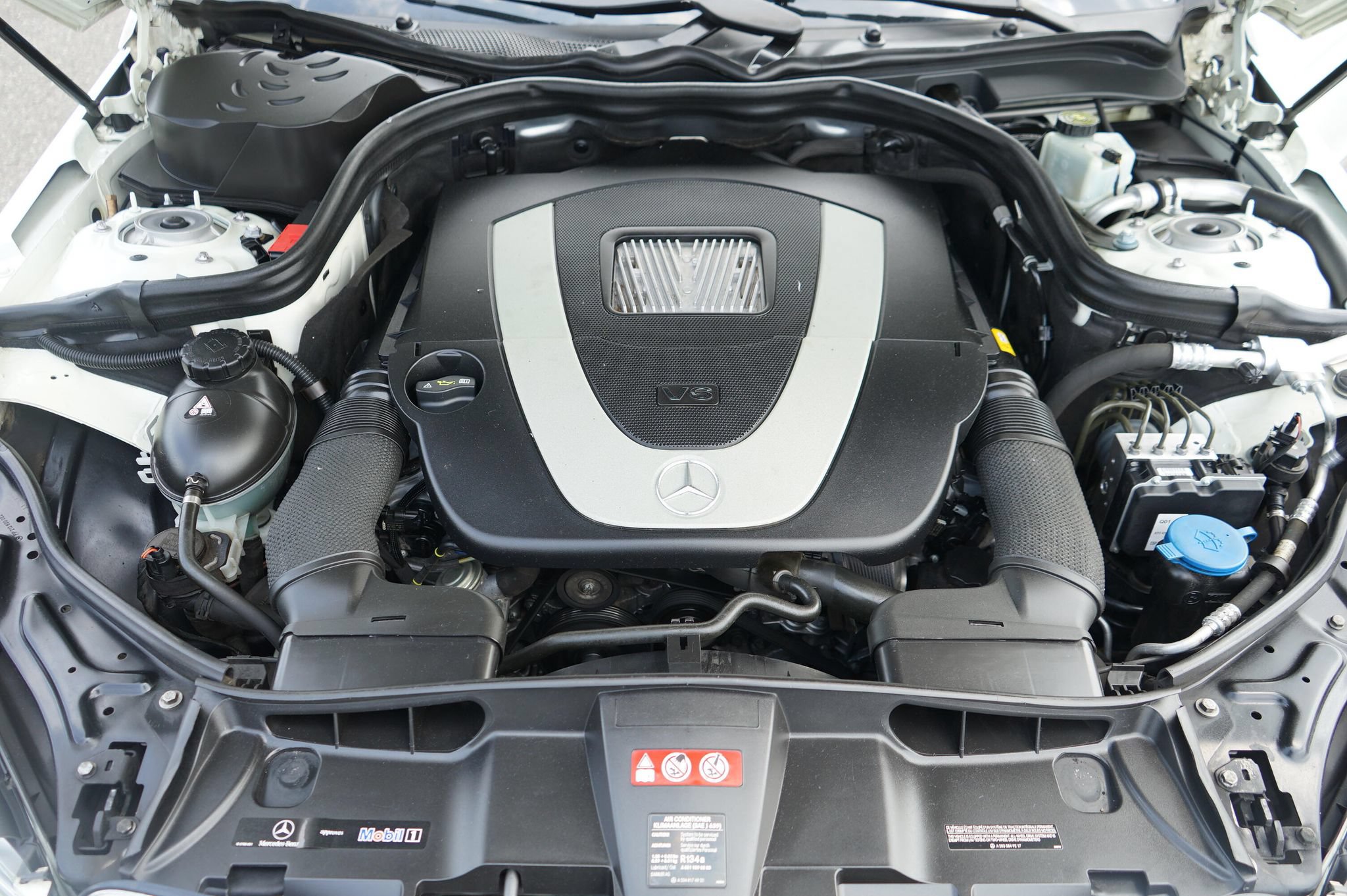 Used 2011 Mercedes-Benz E 350 4MATIC Sedan image 9