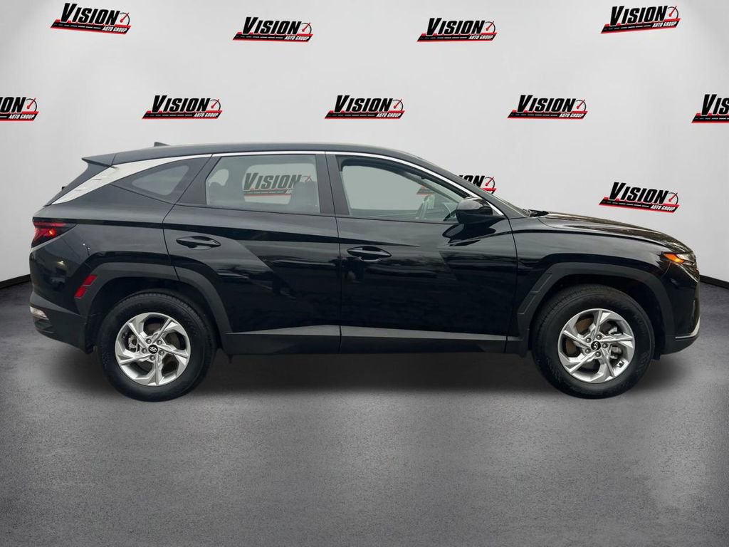 Certified 2024 Hyundai Tucson SE image 4