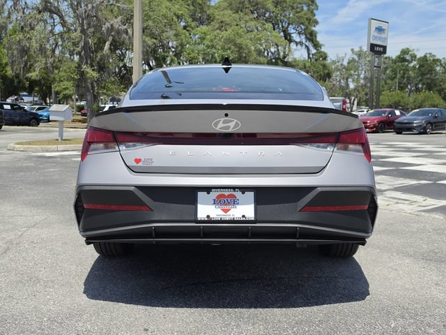 Used 2025 Hyundai Elantra Sport FWD image 5
