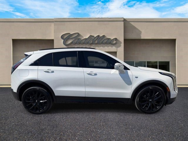 Certified 2023 Cadillac XT4 Sport w/ LPO, ONYX Package FWD image 2