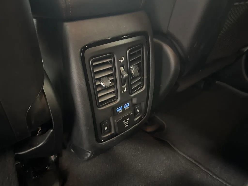 Used 2025 Dodge Durango R/T AWD/4WD image 24