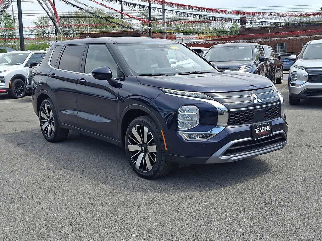 Used 2025 Mitsubishi Outlander SE AWD/4WD image 4