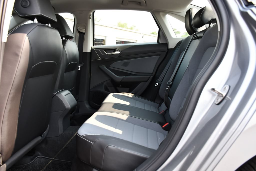 New 2026 Volkswagen Jetta SE FWD image 18