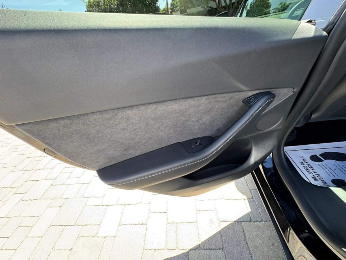 Used 2023 Tesla Model Y Performance AWD/4WD image 30