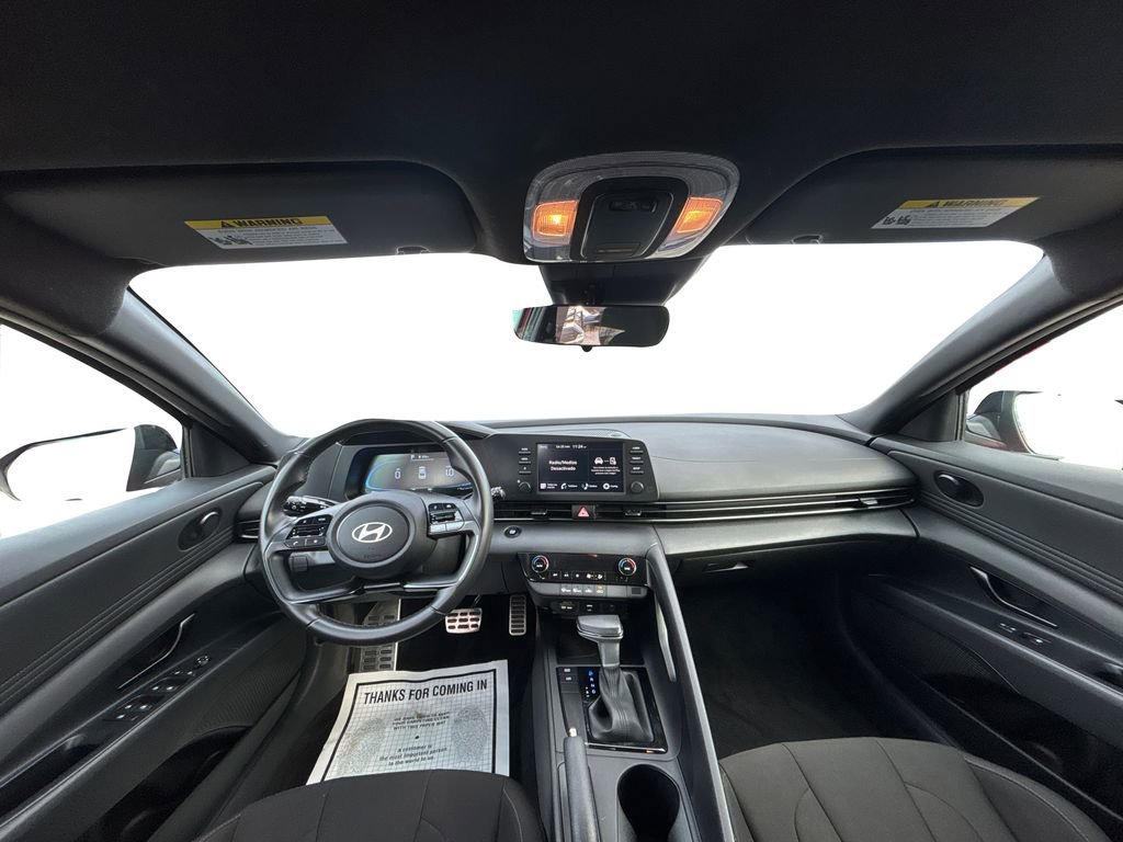 Certified 2025 Hyundai Elantra Sport image 17