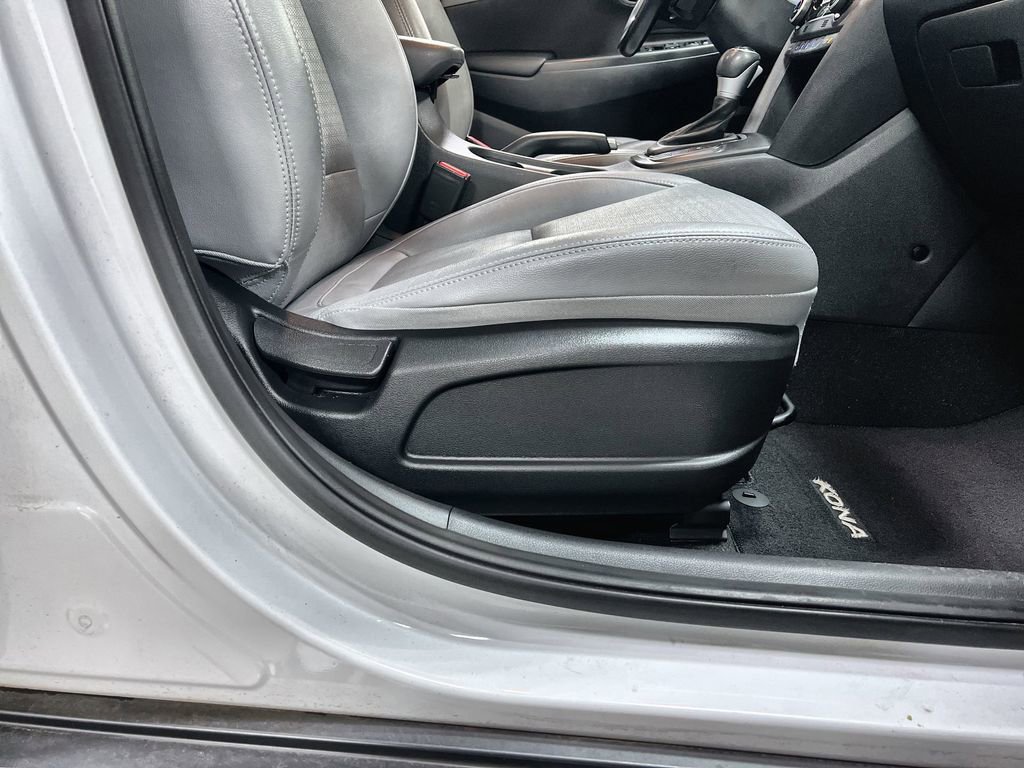 Used 2019 Hyundai Kona Limited image 27