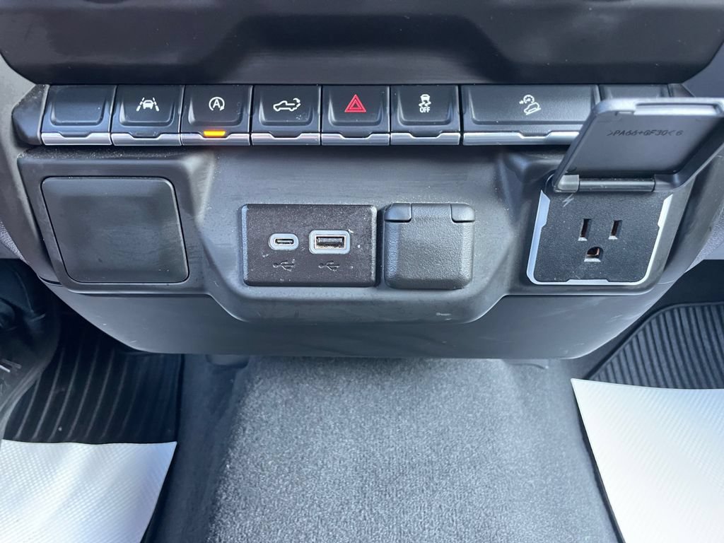 Used 2025 Chevrolet Silverado 1500 Custom Trail Boss w/ LPO, Dark Essentials Package AWD/4WD image 39