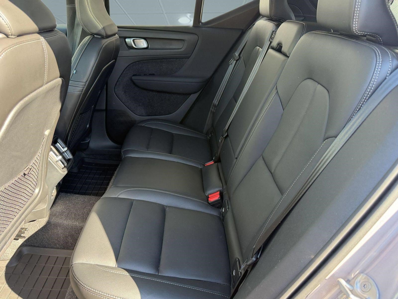 Certified 2026 Volvo XC40 B5 Plus w/ Climate Package AWD/4WD image 22