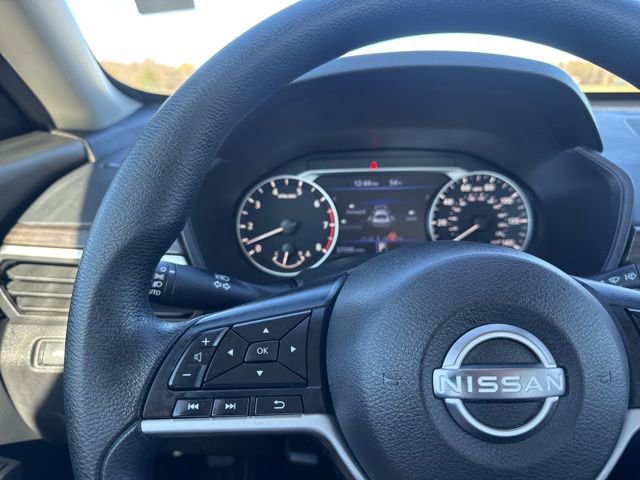 Used 2025 Nissan Altima 2.5 SV image 8