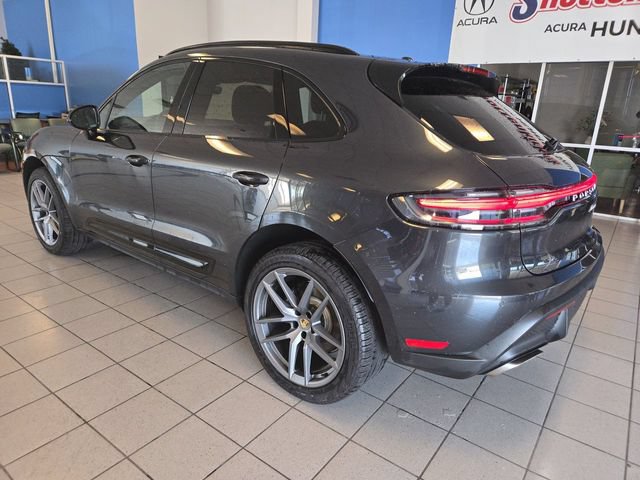 Used 2025 Porsche Macan AWD/4WD image 6