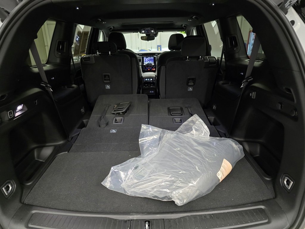 Used 2024 Jeep Grand Cherokee L Laredo w/ Luxury Tech Group I image 40