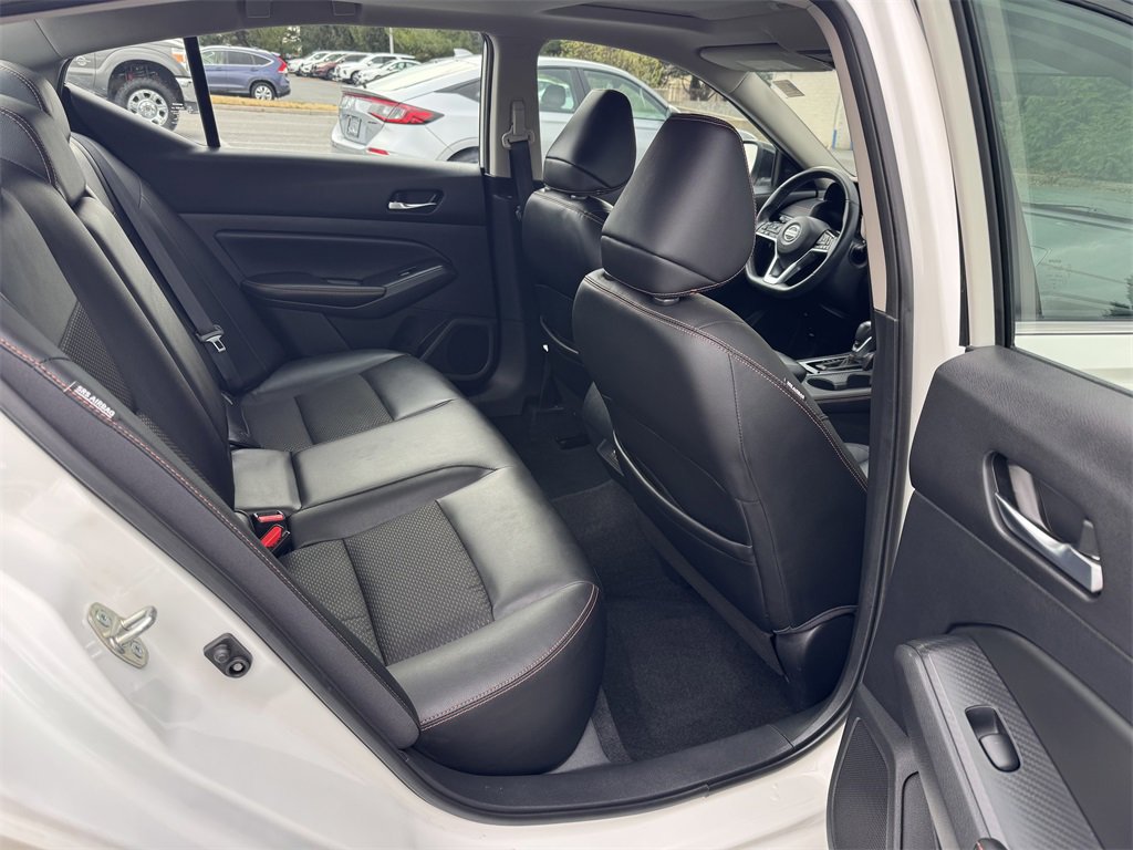 Used 2020 Nissan Altima 2.5 SR w/ Premium Package image 14