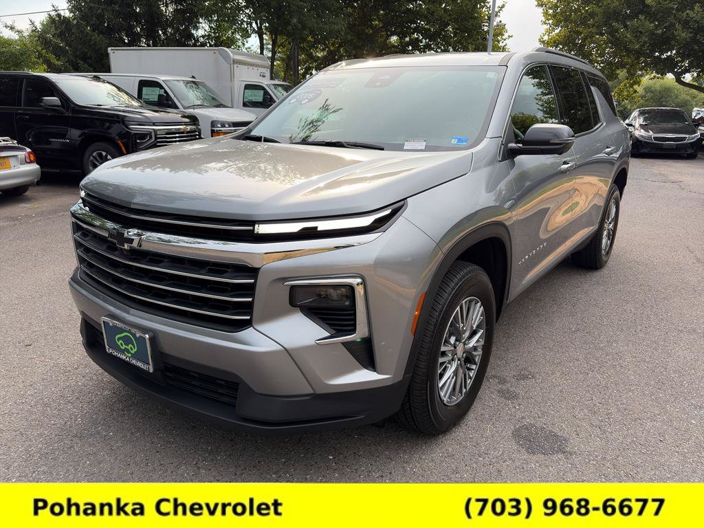 Certified 2025 Chevrolet Traverse LT w/ Driver Confidence Package AWD/4WD image 3