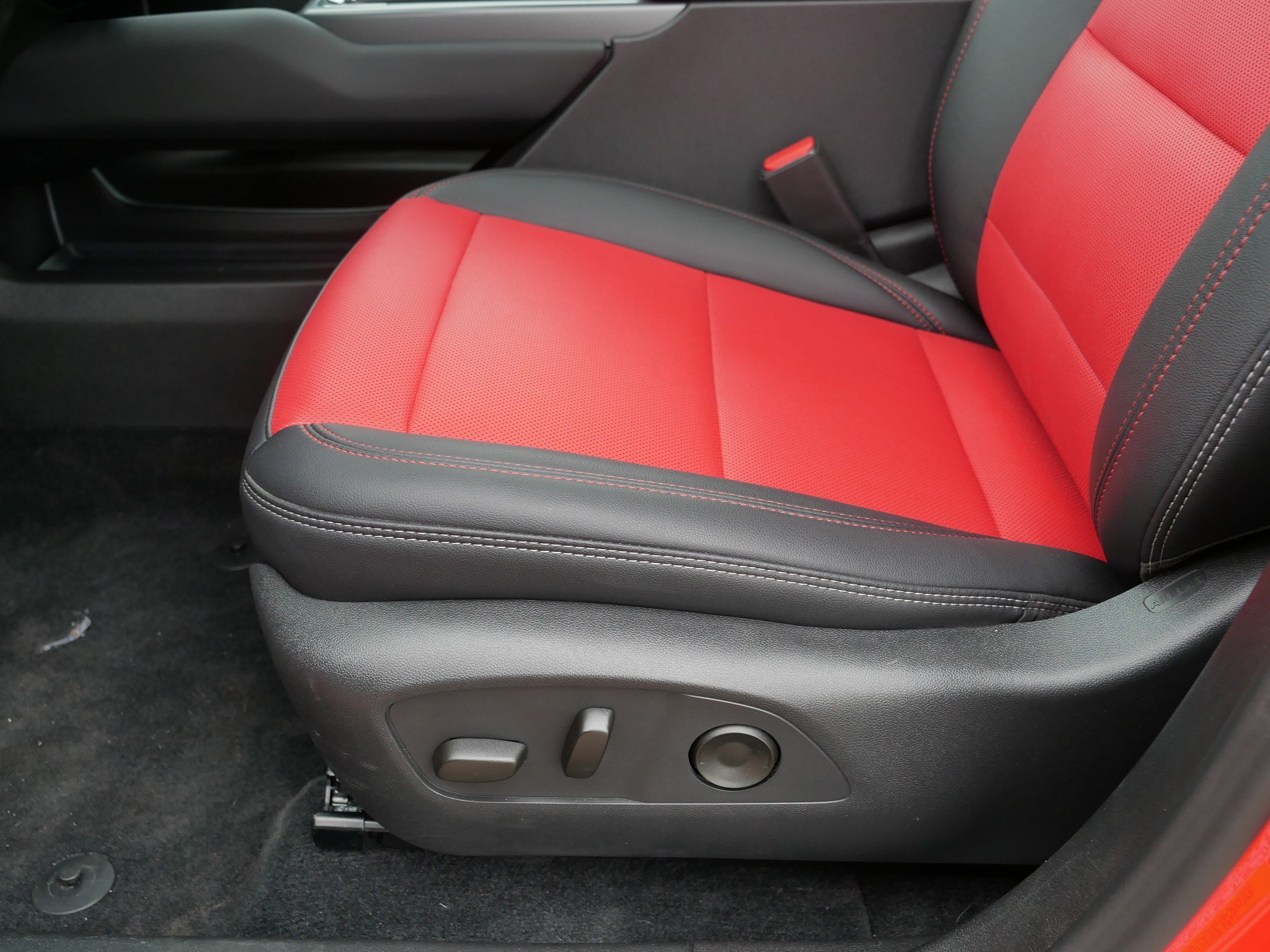 Used 2025 Chevrolet Equinox EV RS AWD/4WD image 20