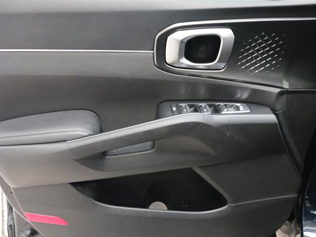 Used 2022 Kia Sorento S image 27