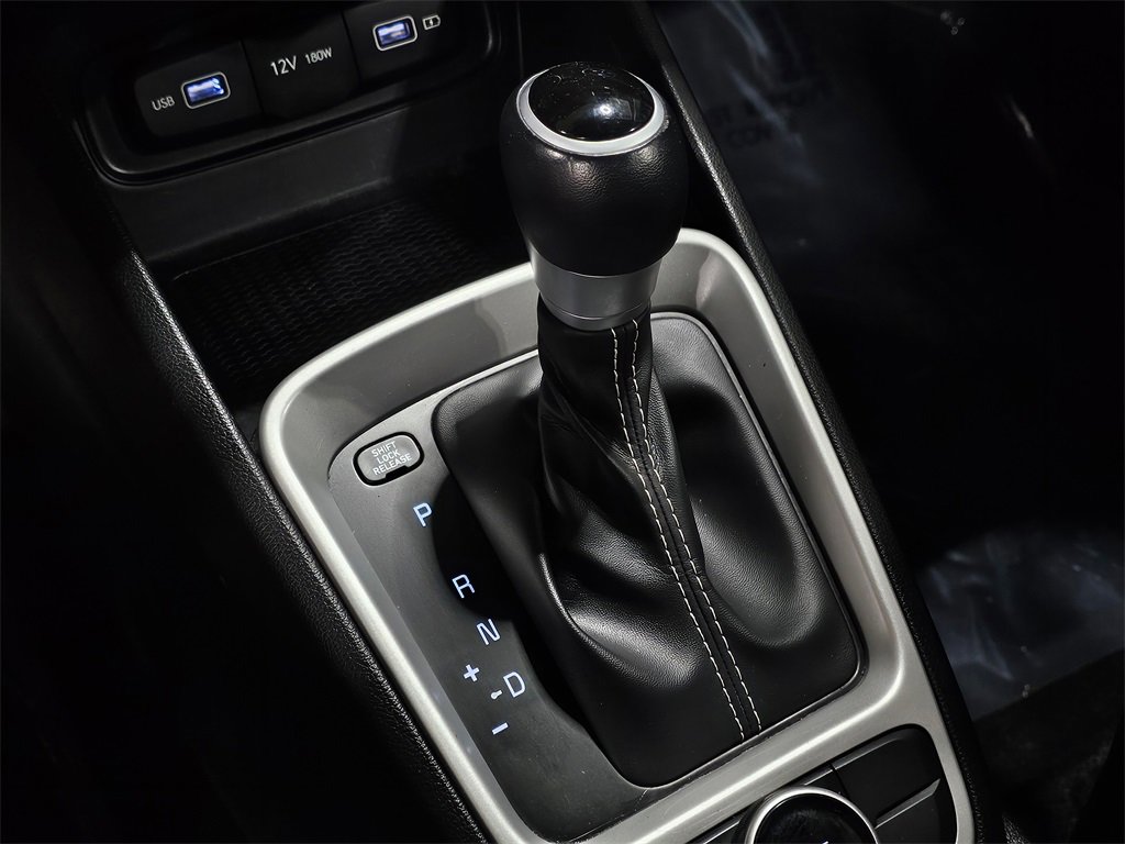 Used 2022 Hyundai Venue SEL image 33