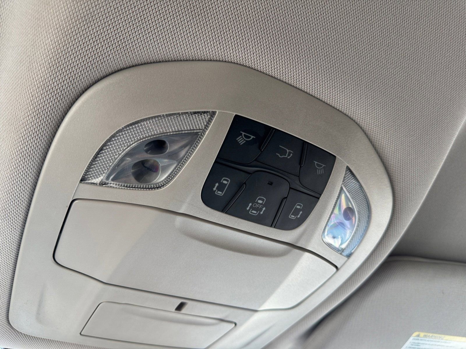 Used 2017 Chrysler Pacifica Touring-L Plus w/ Advanced Safetytec Group FWD image 35